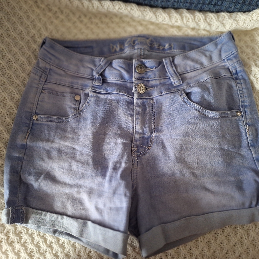 Women's Light Blue Denim Shorts With Stretch, High Rise Waist, Size 5